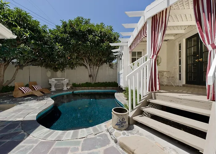 Chic West Hollywood Bungalow With Pool And Adu